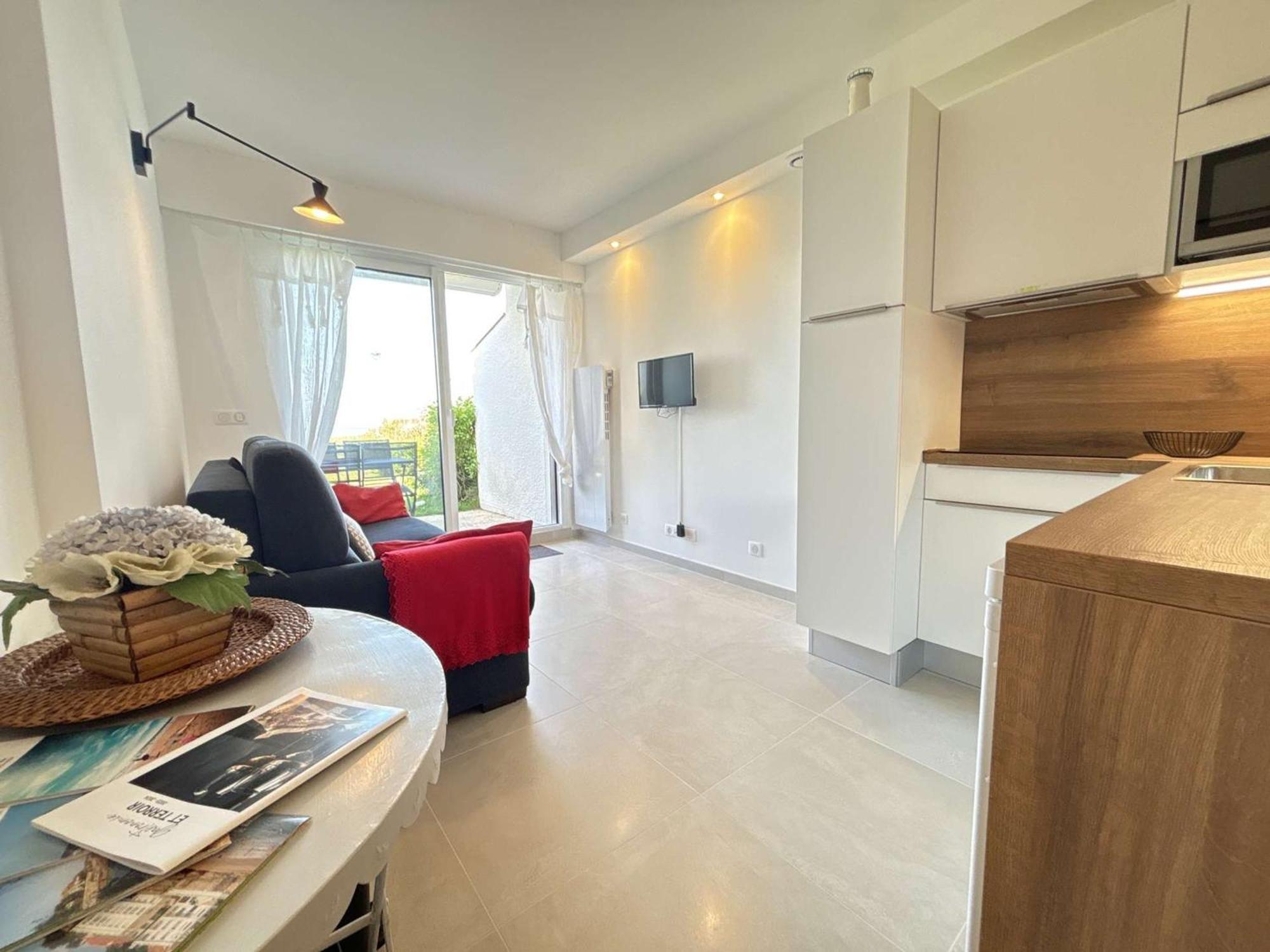 Studio En Bord De Mer A Royan, Parking, Tv, Tout Equipe - Fr-1-494-67 Eksteriør billede